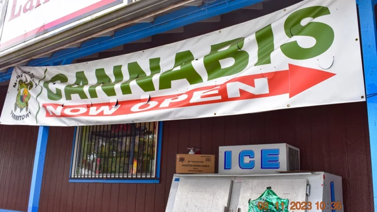 L'État de Washington arrête des détaillants de marijuana sans licence dans des piqûres